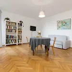 Royal Route Apartment For 10 People